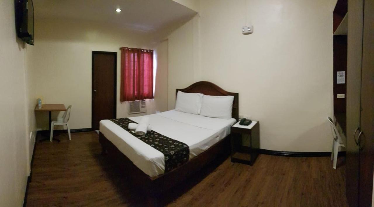 Grand Traveler Suite Inc Макати Экстерьер фото